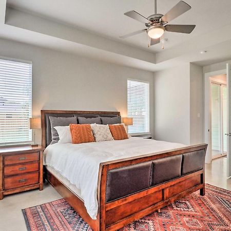 Gorgeous Georgetown Home, Walk To The Square! Экстерьер фото
