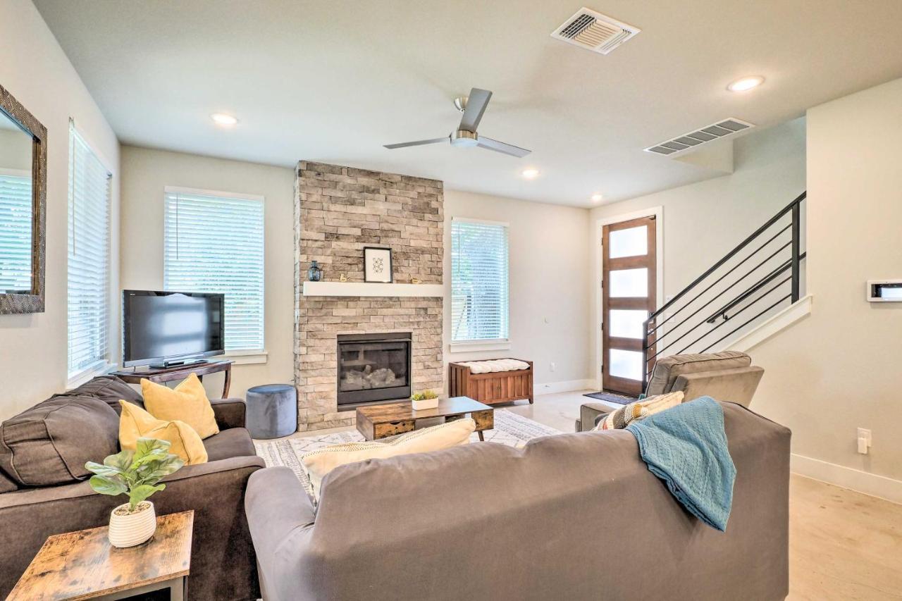 Gorgeous Georgetown Home, Walk To The Square! Экстерьер фото