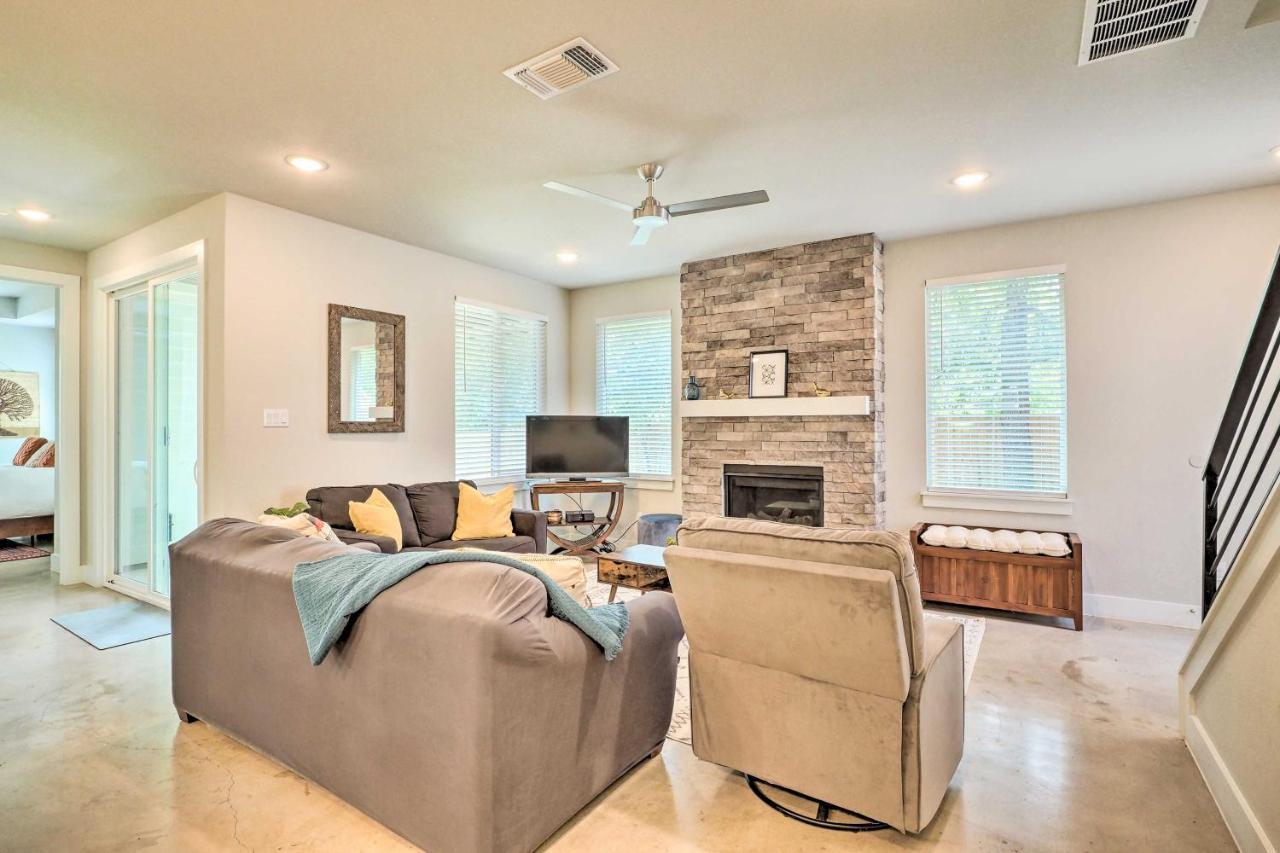 Gorgeous Georgetown Home, Walk To The Square! Экстерьер фото