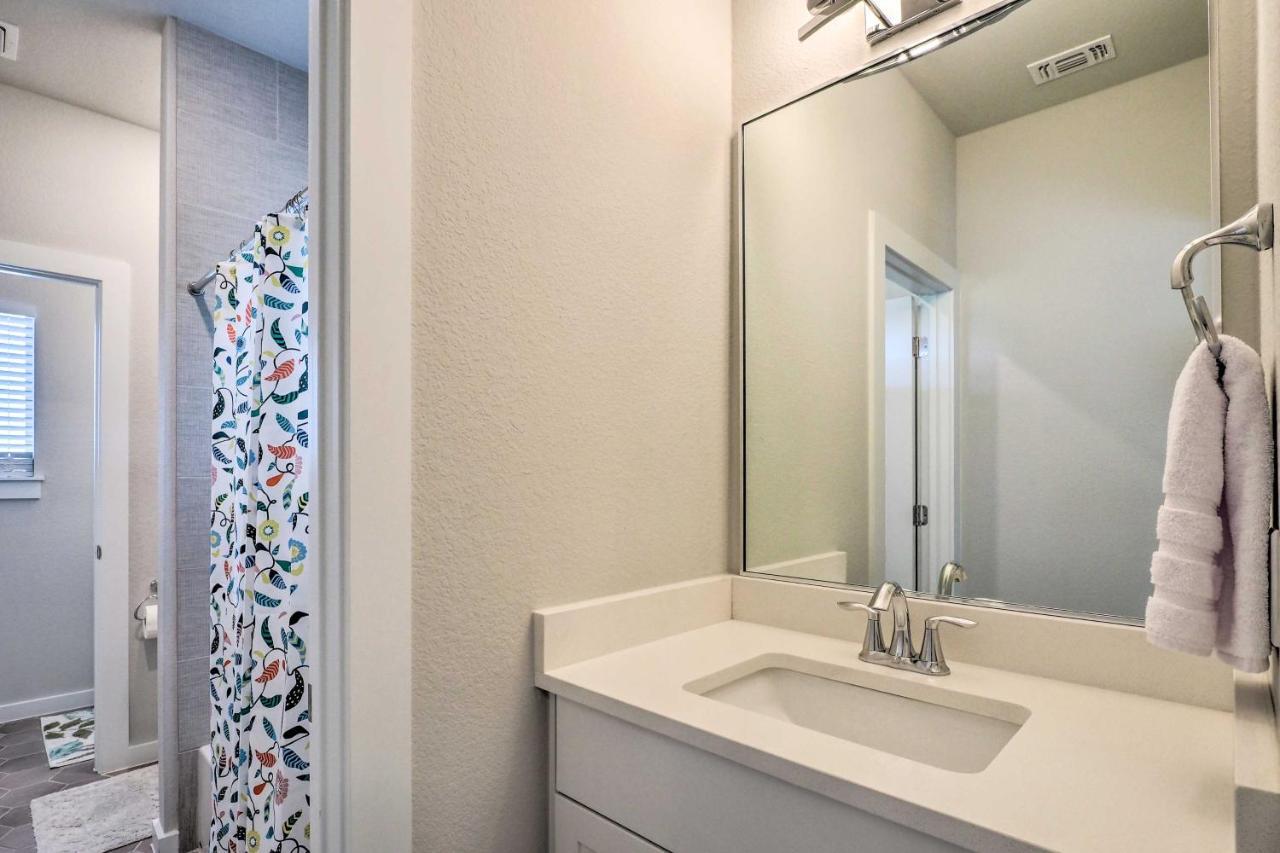 Gorgeous Georgetown Home, Walk To The Square! Экстерьер фото